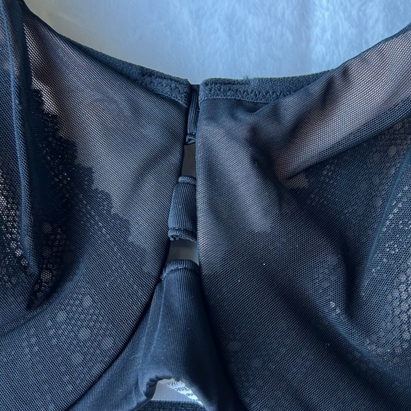 SPANX Low Profile Illusion Lace Minimizer Bra - Picture 8 of 13